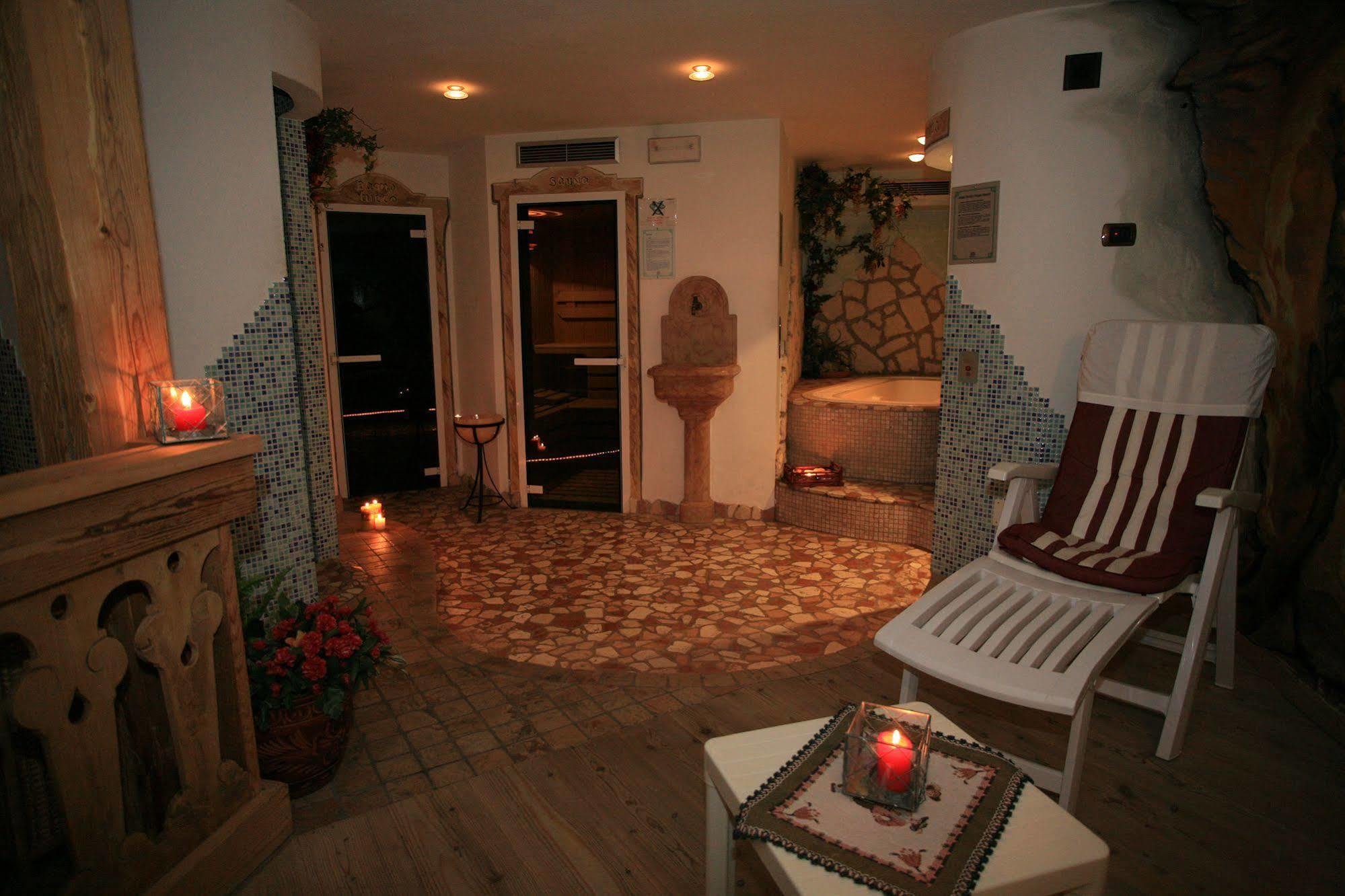 Hotel Azola Canazei Dış mekan fotoğraf